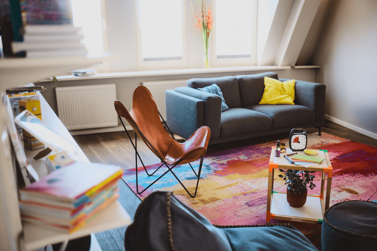 Lounge und Rückzugsraum in der Mikusi Akademie bei 55BirchStreet Hamburg – Raum für Peer-Coaching und Reflexion